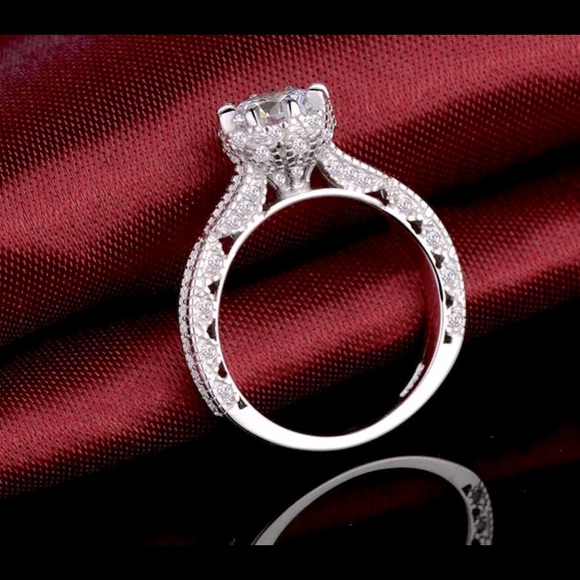 NWT: solitaire vintage engagement ring - Picture 3 of 8